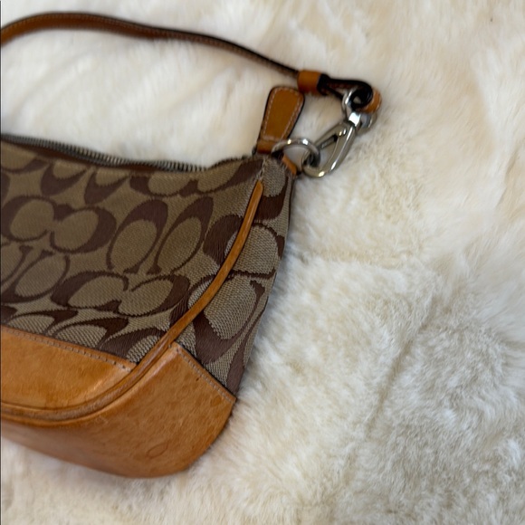 Coach Brown and Tan Shoulder Bag - Picture 4 of 6